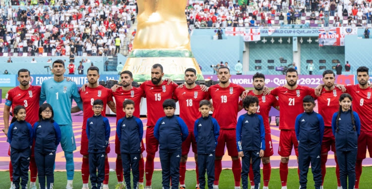  لاعبو إيران امتنعوا عن ترديد النشيد الوطني أمام إنجلترا